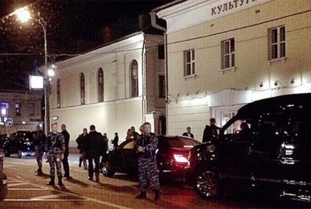 Алину Кабаеву видели в Москве под охраной автоматчиков